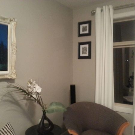 Pinnacle Inn & Suites Aspen YYC Buitenkant foto