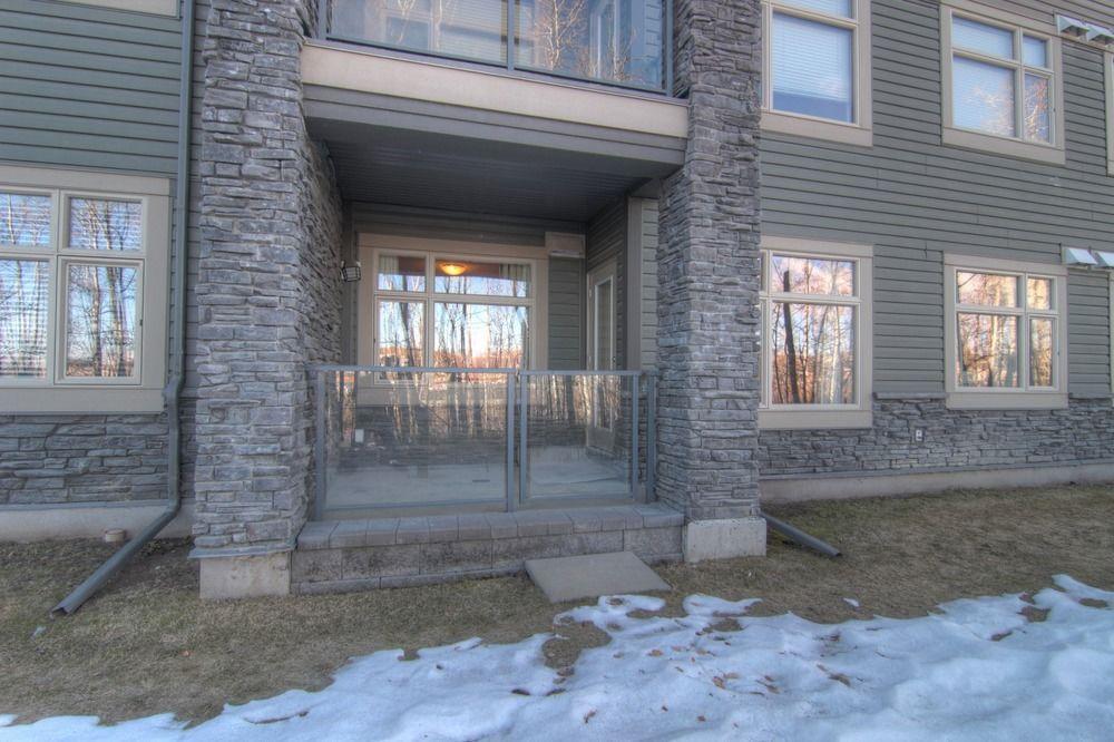Pinnacle Inn & Suites Aspen YYC Buitenkant foto