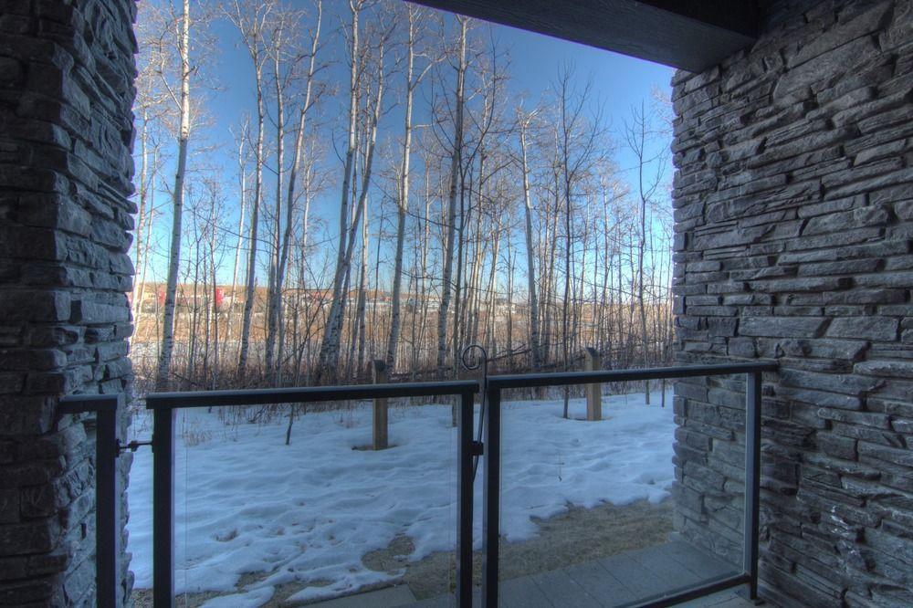 Pinnacle Inn & Suites Aspen YYC Buitenkant foto