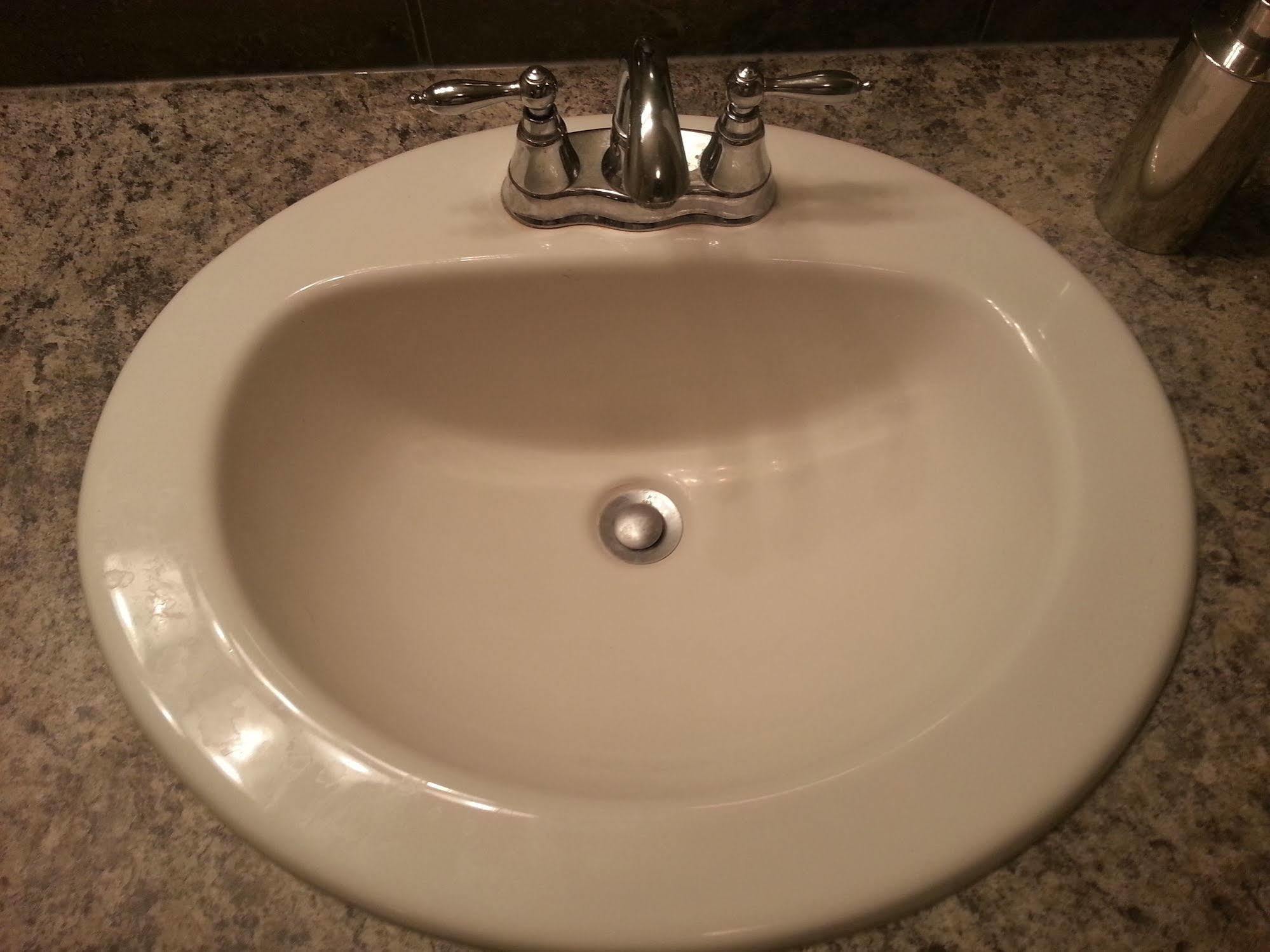 Pinnacle Inn & Suites Aspen YYC Buitenkant foto